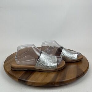 New Womens Andre Assous Fran Featherweights Silver Leather Slide Sandals Size 37